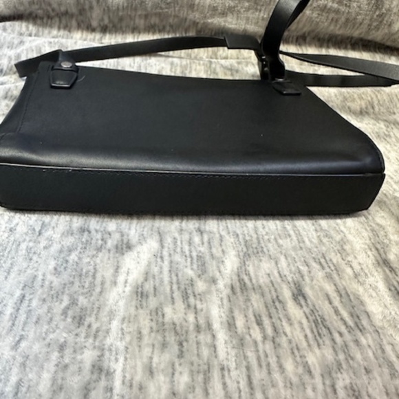 Rag and Bone Walker Leather Crossbody Bag - Picture 4 of 11